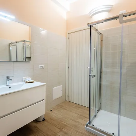 Alojamento de Acomodação e Pequeno-almoço Le Camelie 4*