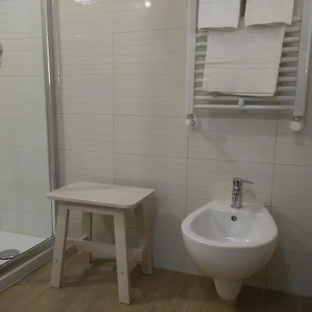 Alojamento de Acomodação e Pequeno-almoço Le Camelie 4*