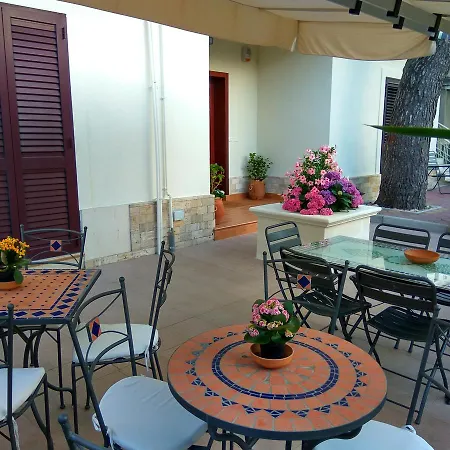 Le Camelie Alojamento de Acomodação e Pequeno-almoço 4*