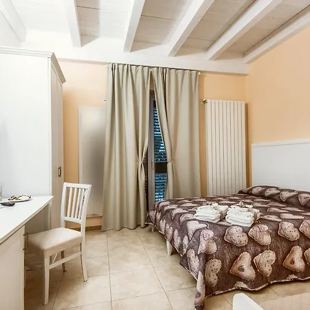 Bed & Breakfast Le Camelie 4*
