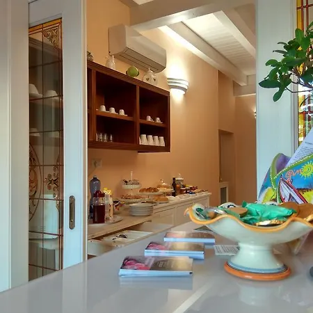 Bed & Breakfast Le Camelie 3*